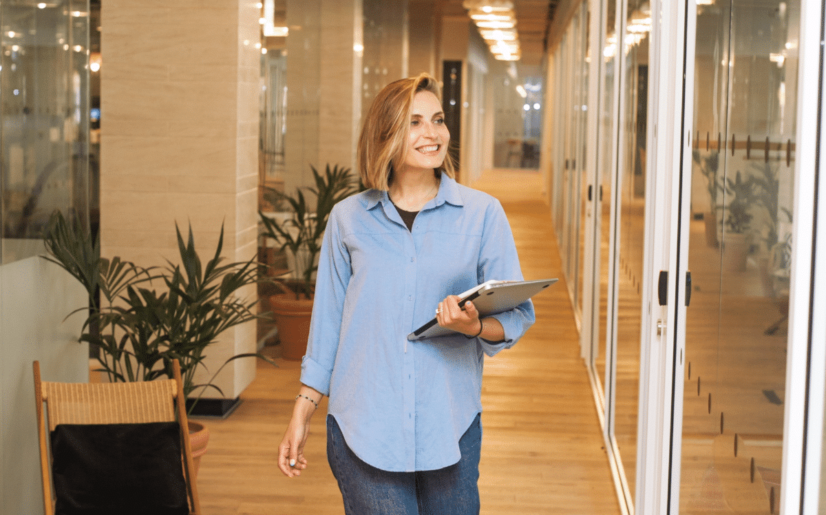 confident sales role confidence arrogance humility origins weandco we&co network networking introverted introverts